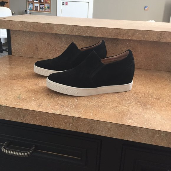 womens black shoes - Picture 2 of 5